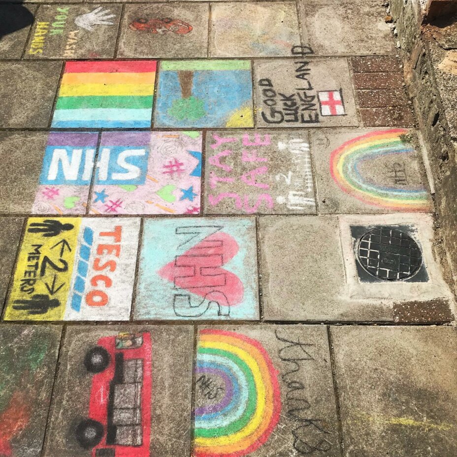 It’s Thursday! Don’t forget to join in at 8pm tonight to clapforthenhs ️🧡 This lovely artwork was stumbled upon whilst on a run! . . . clapfornhs clapforourcarers clapforkeyworkers clapforyourself staystrong stayhome staysafe