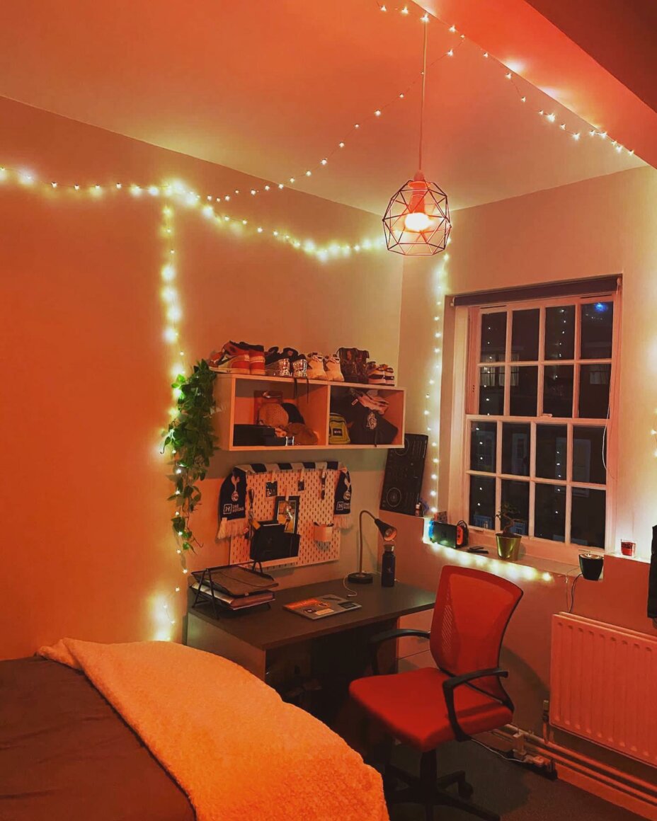 How would you decorate your room at Louise House? The possibilities are endless  Check out Joshua’s Premium Room @dr.jaycee . . . student studentlife students studentaccommodation louisehouse studentliving studentslife studentstyle