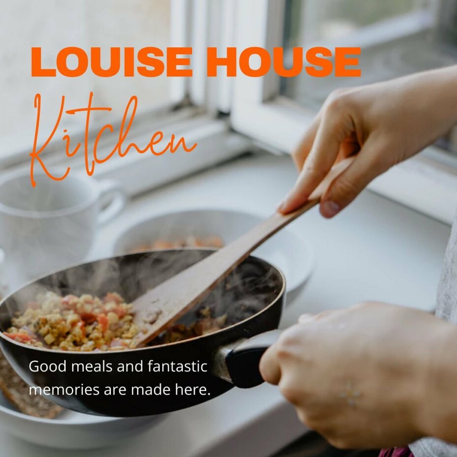 Our fantastic shared kitchen is a great place to bond with your fellow students.🧑🏽‍Max 6-7 students sharing a kitchen. 🥨 Each kitchen room at @louisehouselondon has unique code. It prevents more people from entering, until you in