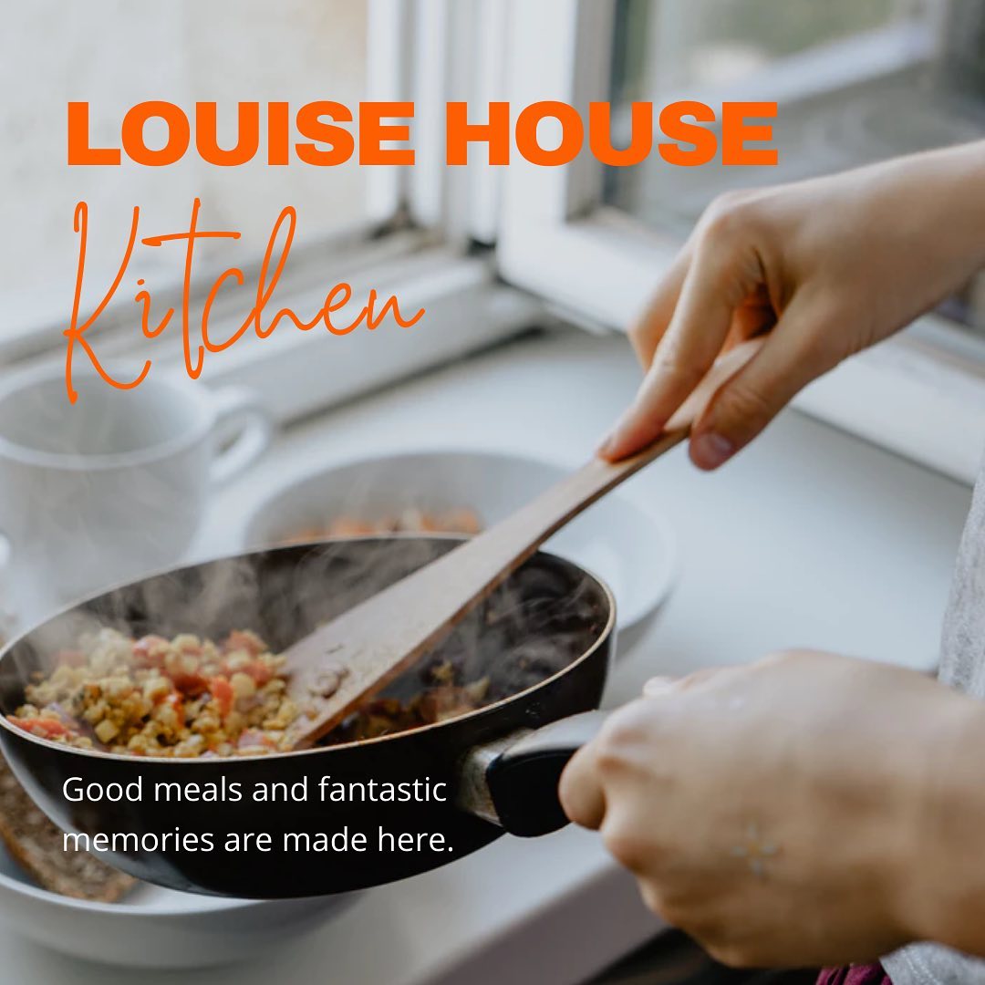 Our fantastic shared kitchen is a great place to bond with your fellow students.🧑🏽‍Max 6-7 students sharing a kitchen.🥨 Each kitchen room at @louisehouselondon has unique code. It prevents more people from entering, until you invite them as your guests 🍽 Each person sharing the kitchen need to bring kitchen essentials, but mostly students tend to share utensils, like pans and coffee devices. ️ In some cases students from previous years leave their utensils in the kitchen. They are in a very good quality and are ready to be reused.